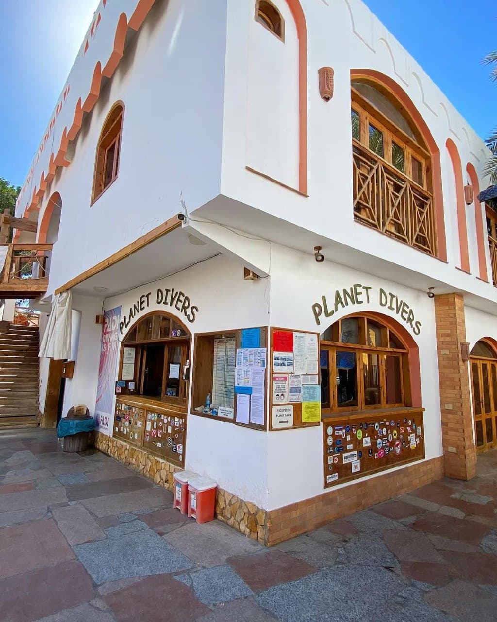 Planet Divers