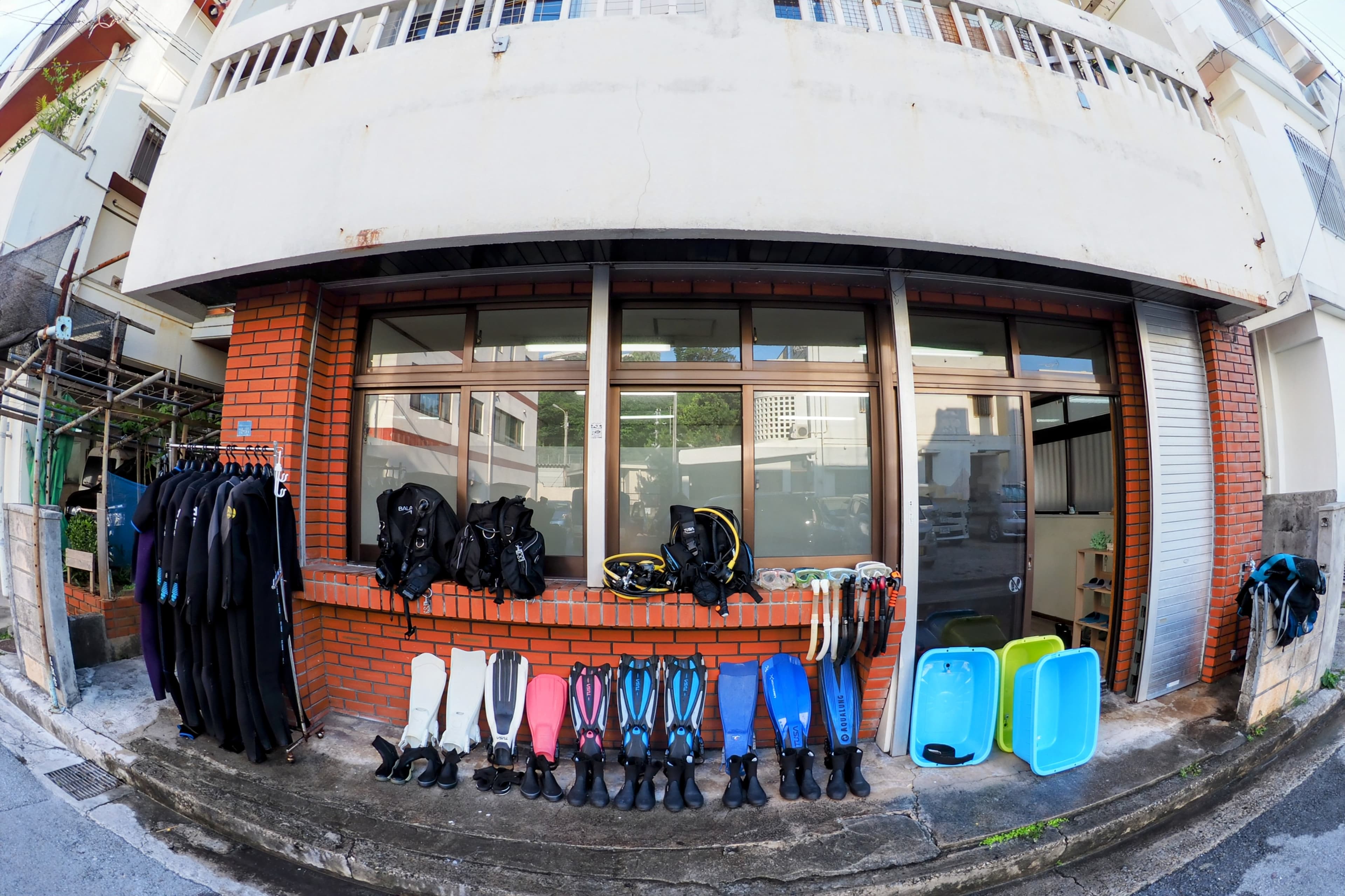 Bonz.Okinawa Diving Center