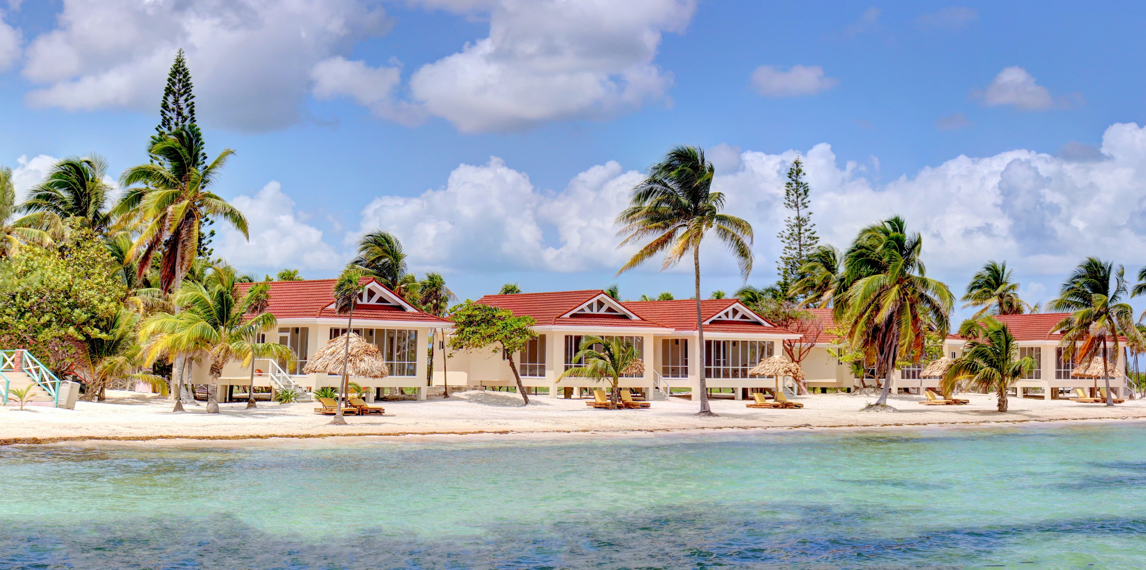 Blackbird Caye Resort