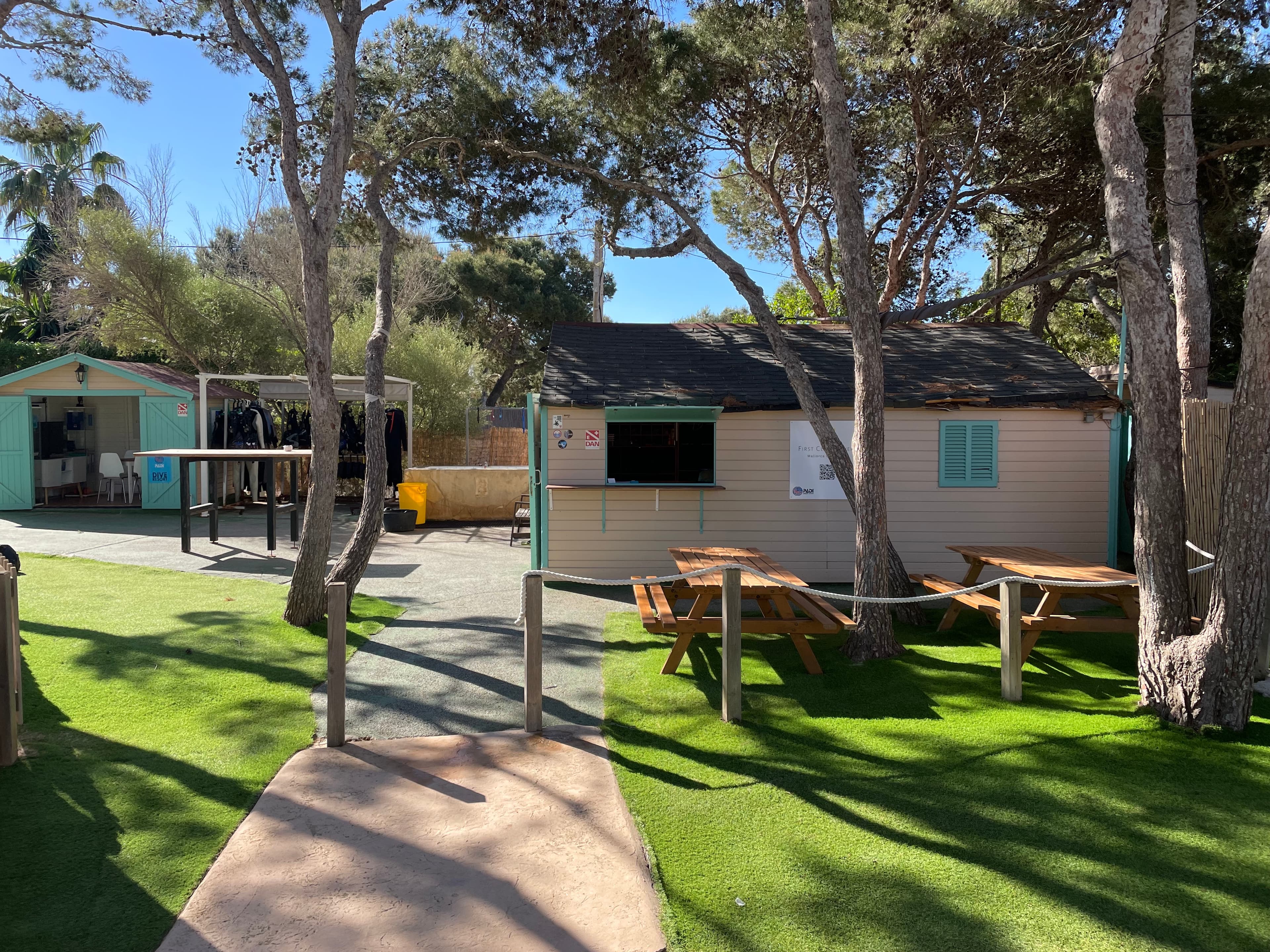 M.E. First Class Divers