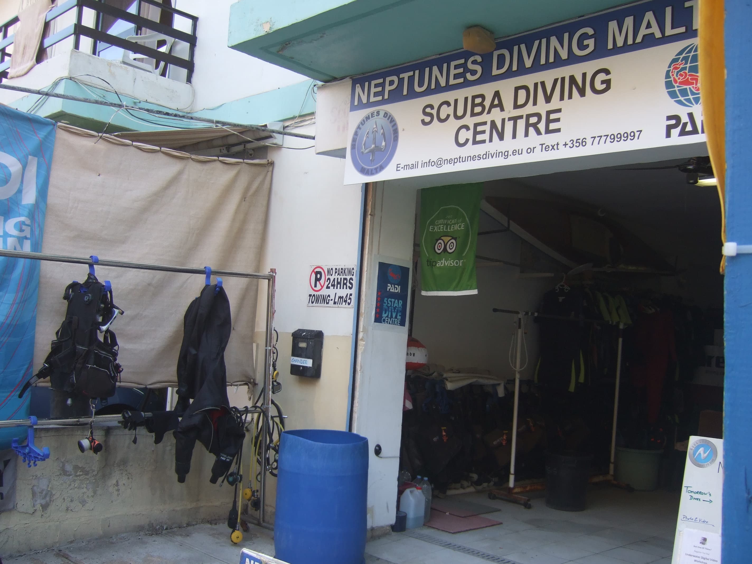 Neptunes Diving