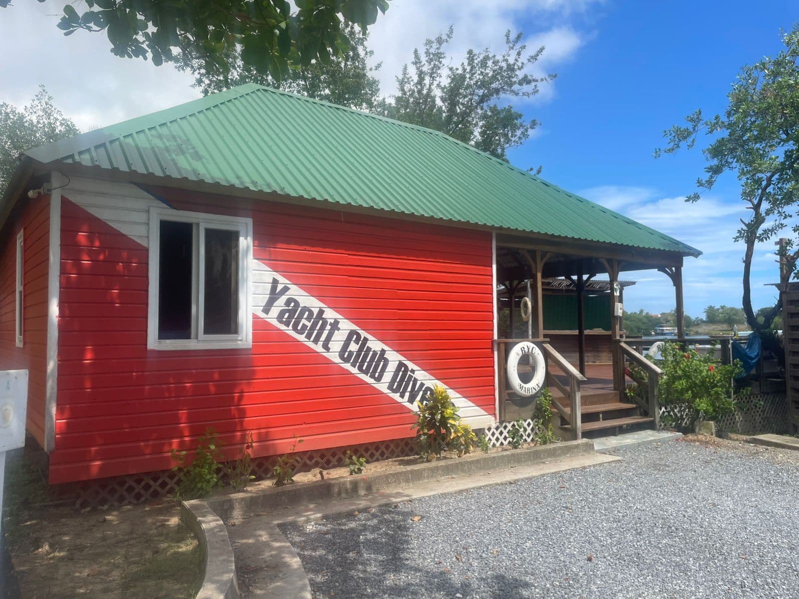 Roatan Yacht Club Divers
